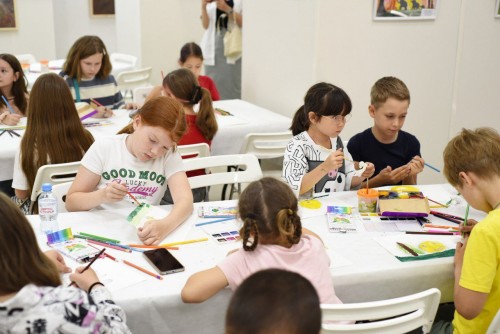 Рисунки юных оренбуржцев представят на выставке в Москве Рисунки юных оренбуржцев представят на выставке в Москве