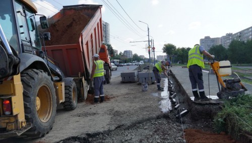 На проспекте Гагарина в Оренбурге создают полосу для общественного транспорта На проспекте Гагарина в Оренбурге создают полосу для общественного транспорта
