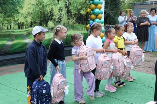 Компания «Сладковско-Заречное» продолжает традицию участия в программе «Собери ребёнка в школу»