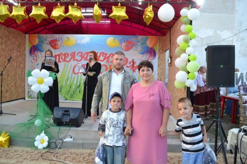 Компания «Сладковско-Заречное» продолжает традицию участия в программе «Собери ребёнка в школу»