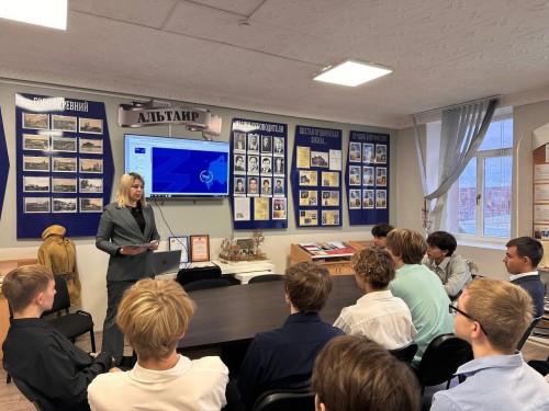 Оренбургские школьники познакомились с карьерными возможностями в ракетно-космической отрасли