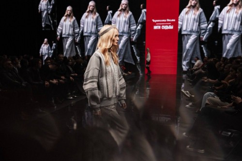 На Неделе моды в Санкт-Петербурге оренбургский дизайнер Оксана Черноусова показала свою коллекцию