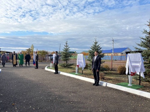 В селе Пруды Оренбурга появилась Аллея Памяти и Славы