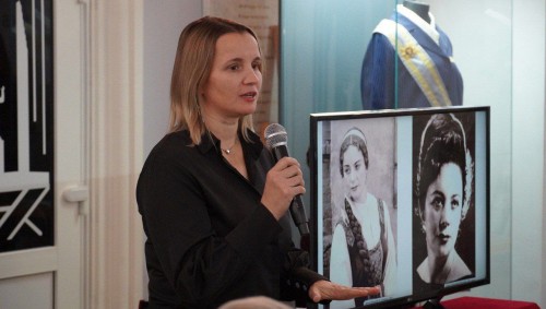 В Оренбурге открылась выставка «Женщина — гордость Оренбурга»