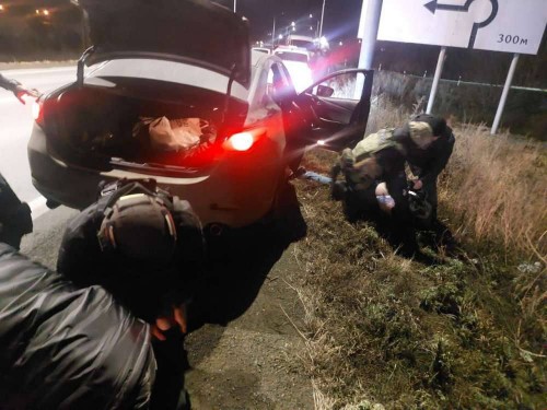 В Орске произошел инцидент: мужчина открыл стрельбу по зданию