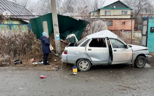 В Орске 18-летний парень разбился, влетев в столб В Орске 18-летний парень разбился, влетев в столб