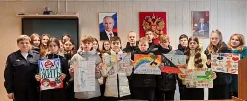 В Саракташе полицейские провели экскурсию для школьников в отдел полиции