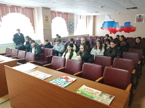 В Саракташе полицейские провели экскурсию для школьников в отдел полиции