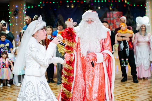 Металлурги Уральской Стали исполнили желания маленьких новотройчан