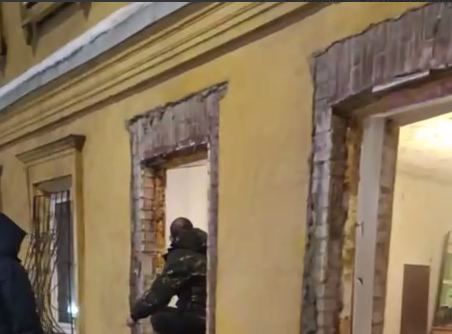 В Оренбурге из-за взрыва самогонного аппарата пострадал человек