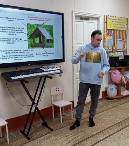 В Бузулукском районе детям рассказали про правильные кормушки