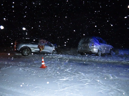 В Саракташском районе водитель, решивший пойти на обгон, оказался в больнице вместе с двумя детьми