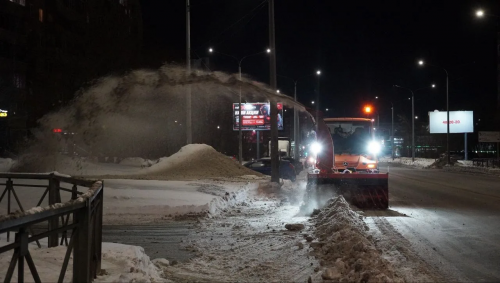 За сутки с улиц Оренбурга вывезли десять тысяч кубометров снега