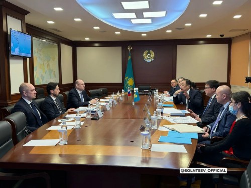 Гебернатор Оренбуржья посетил Казахстан. Обсуждали улучшение транспортную инфраструктуры в приграничных регионах Гебернатор Оренбуржья посетил Казахстан. Обсуждали улучшение транспортную инфраструктуры в приграничных регионах