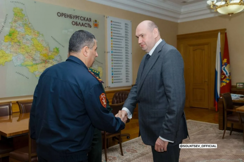 Евгений Солнцев встретился с новым руководителем Управления Росгвардии по Оренбургской области Евгений Солнцев встретился с новым руководителем Управления Росгвардии по Оренбургской области