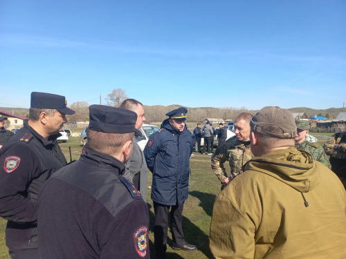 В Оренбуржье продолжают разыскивать вооружённого преступника 