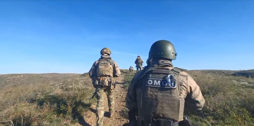 В Оренбуржье продолжают разыскивать вооружённого преступника 