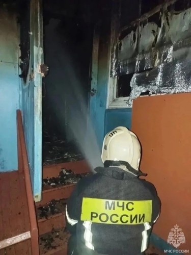 За минувшие сутки на пожарах в Оренбуржье спасли двух человек