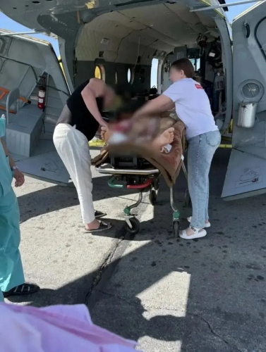 В Оренбуржье медики спасли строителя, упавшего с высоты второго этажа