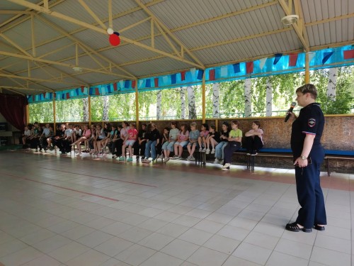 Полицейские Саракташа провели мероприятия в рамках первого этапа общероссийской акции «Защитники Отечества» Полицейские Саракташа провели мероприятия в рамках первого этапа общероссийской акции «Защитники Отечества»