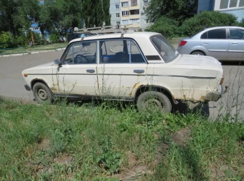 Полицейские оперативно задержали двух оренбуржцев, угнавших автомобиль у пенсионера Полицейские оперативно задержали двух оренбуржцев, угнавших автомобиль у пенсионера