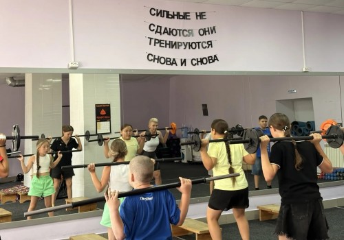 Активисты Движения Первых поселка Новоорска приняли участие в «Зарядке со стражем порядка» Активисты Движения Первых поселка Новоорска приняли участие в «Зарядке со стражем порядка»