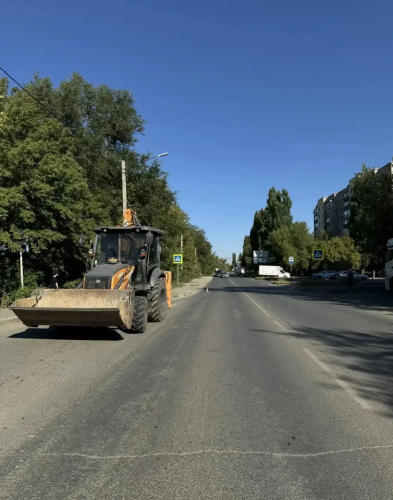 В Орске экскаватор‑погрузчик сбил пенсионерку на пешеходном переходе В Орске экскаватор‑погрузчик сбил пенсионерку на пешеходном переходе