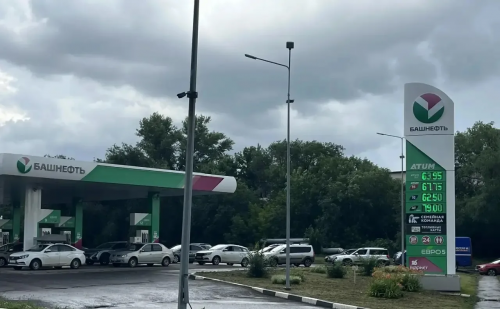 Солнцев потребовал от АЗС предупреждать водителей об отсутствии бензина