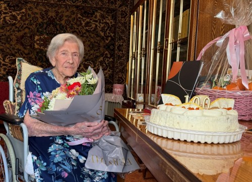 Ветеран Уральской Стали Нина Черкасова отметила 100-летний юбилей Ветеран Уральской Стали Нина Черкасова отметила 100-летний юбилей