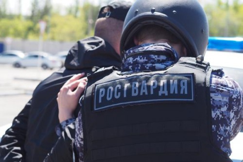 В Бузулуке сотрудники Росгвардии задержали мужчину, причинившего телесные повреждения дочери