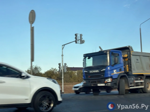 В Оренбурге появился новый светофор на важном перекрёстке