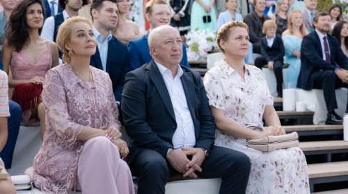С любовью из Казани: завершились съемки специального сезона «Ландышей» для Wink