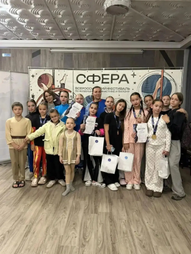 Оренбуржцы установили рекорд на фестивале воздушной гимнастики